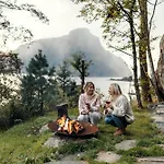 Spectacular Fjord Getaway - The Forge Appartement